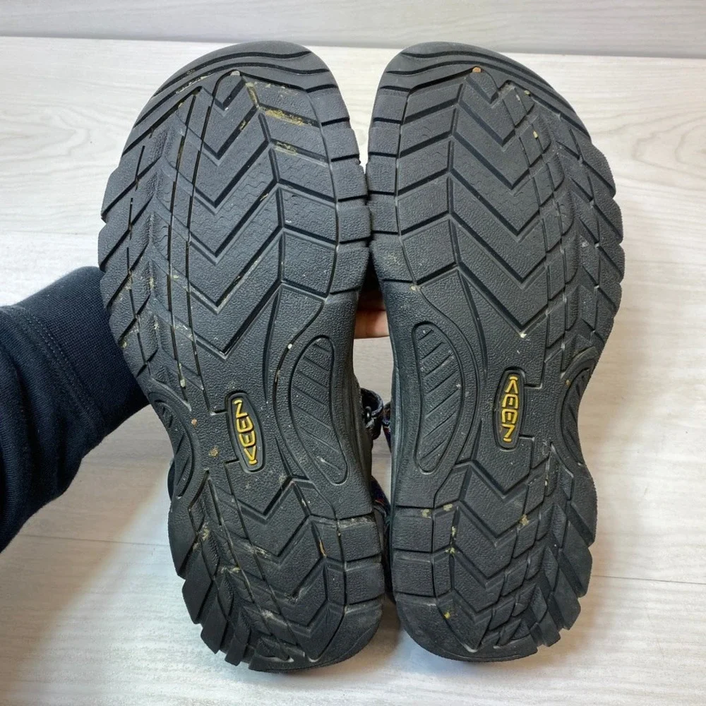 KEEN Mens 10.5 Zerraport II Sandals Hiking Black Blue Red Waterproof Toe Guard
